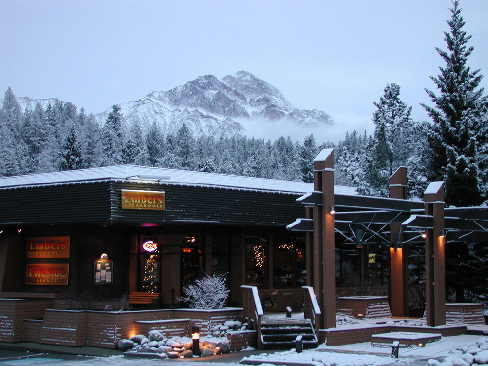 Marmot Lodge Jasper Exterior photo